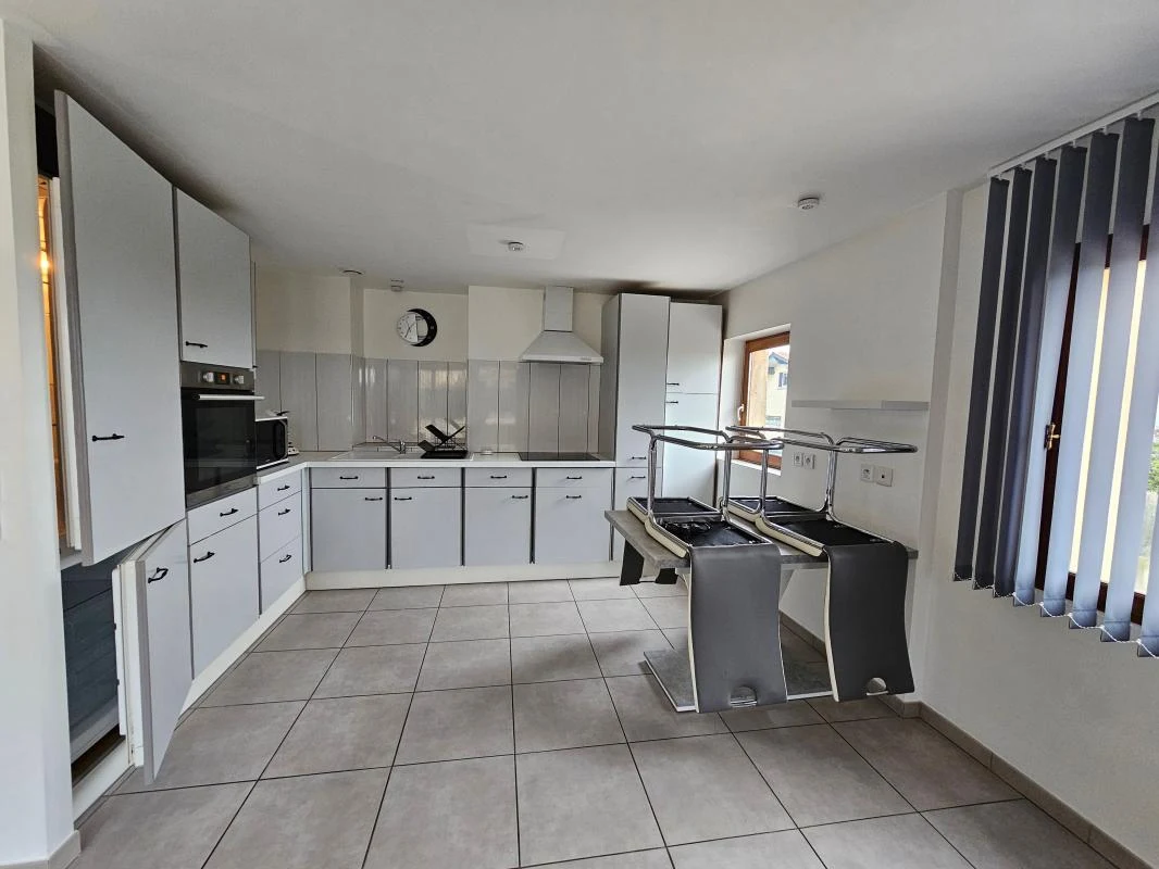 Dúplex de 1 dormitorio en Saint-Etienne, France No. 348227