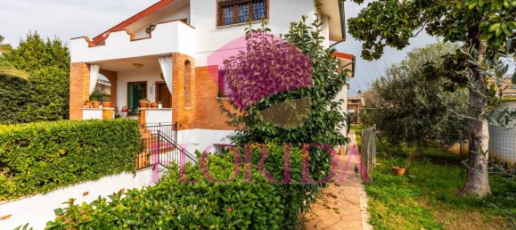 4 bedrooms Villa in Ardea, Italy No. 332881 7