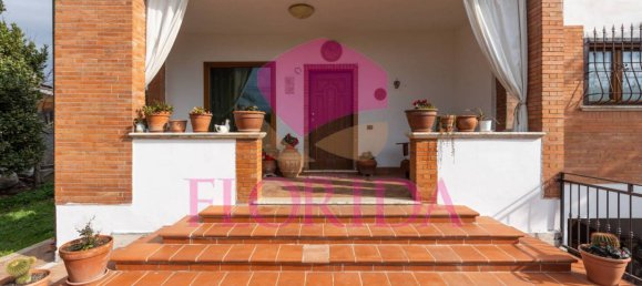 4 bedrooms Villa in Ardea, Italy No. 332881 9