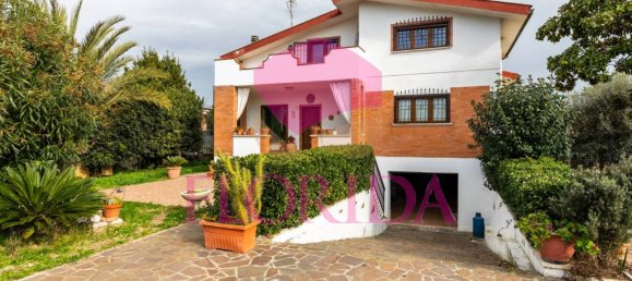 4 bedrooms Villa in Ardea, Italy No. 332881 6