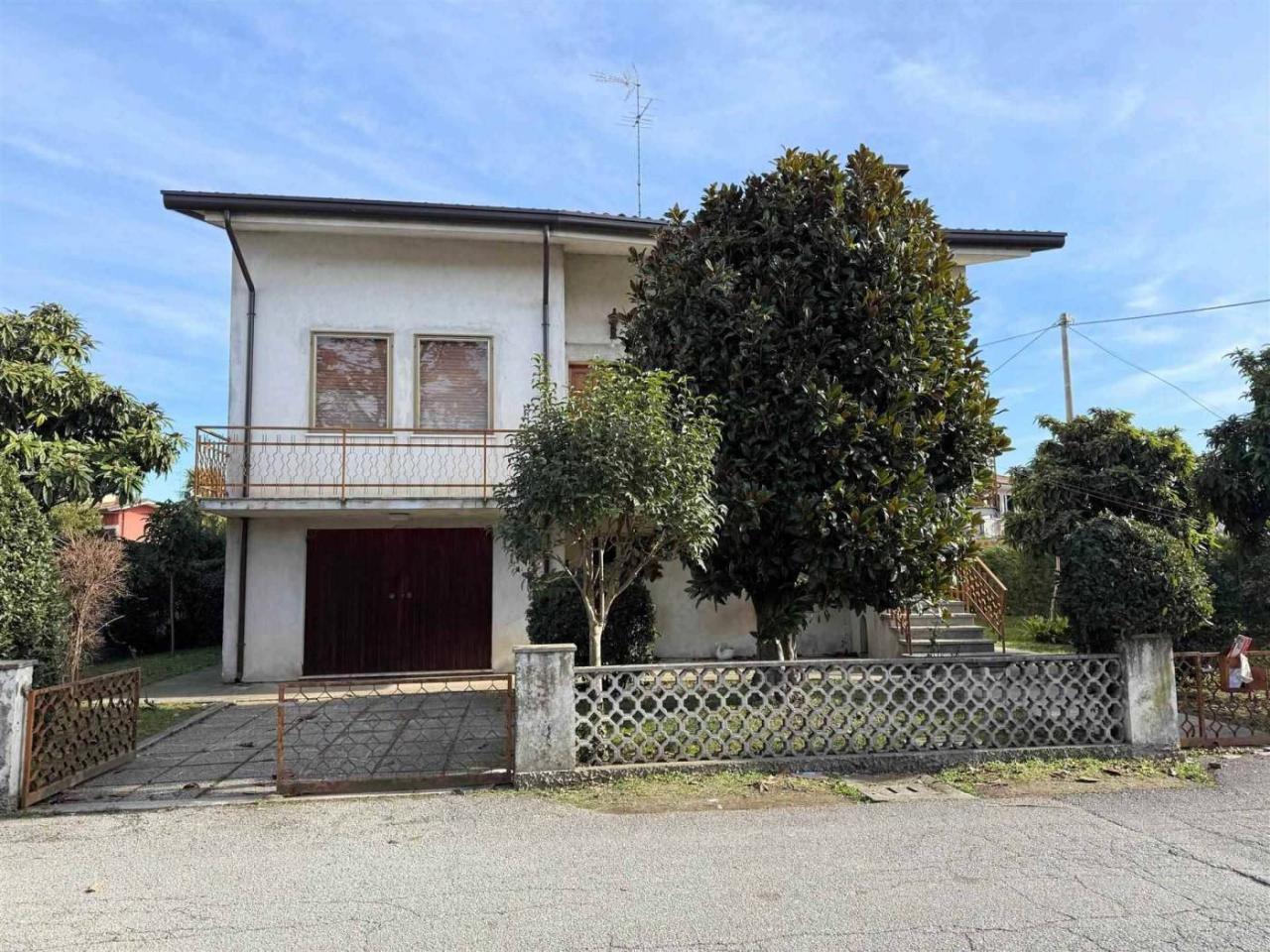 Casa de 8 divisões em Portogruaro, Italy N.º 112801