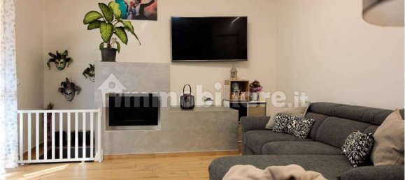 2 bedrooms Apartment in Fino Mornasco, Italy No. 209993 3