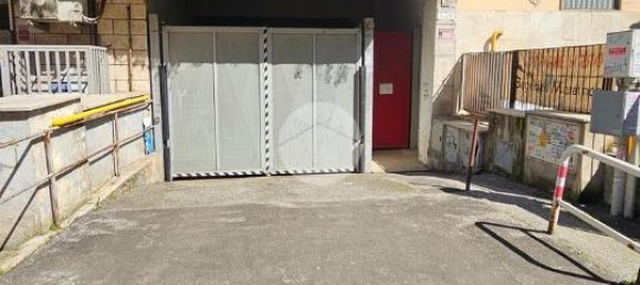 1 room Garage in Rome, Italy No. 107266 6