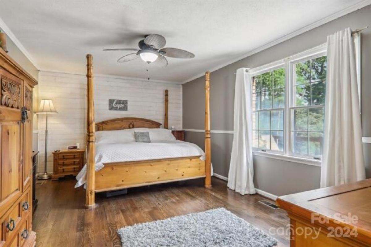 3 bedrooms House in Hendersonville, USA No. 401192