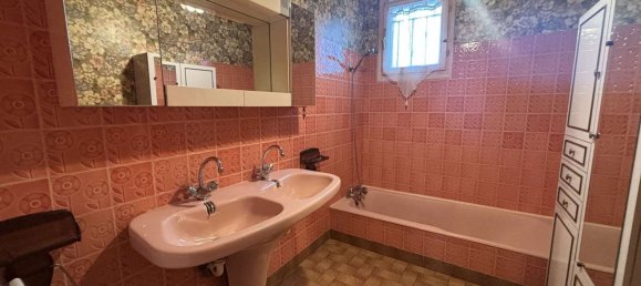 3 bedrooms House in Boissise-le-Roi, France No. 182078 11