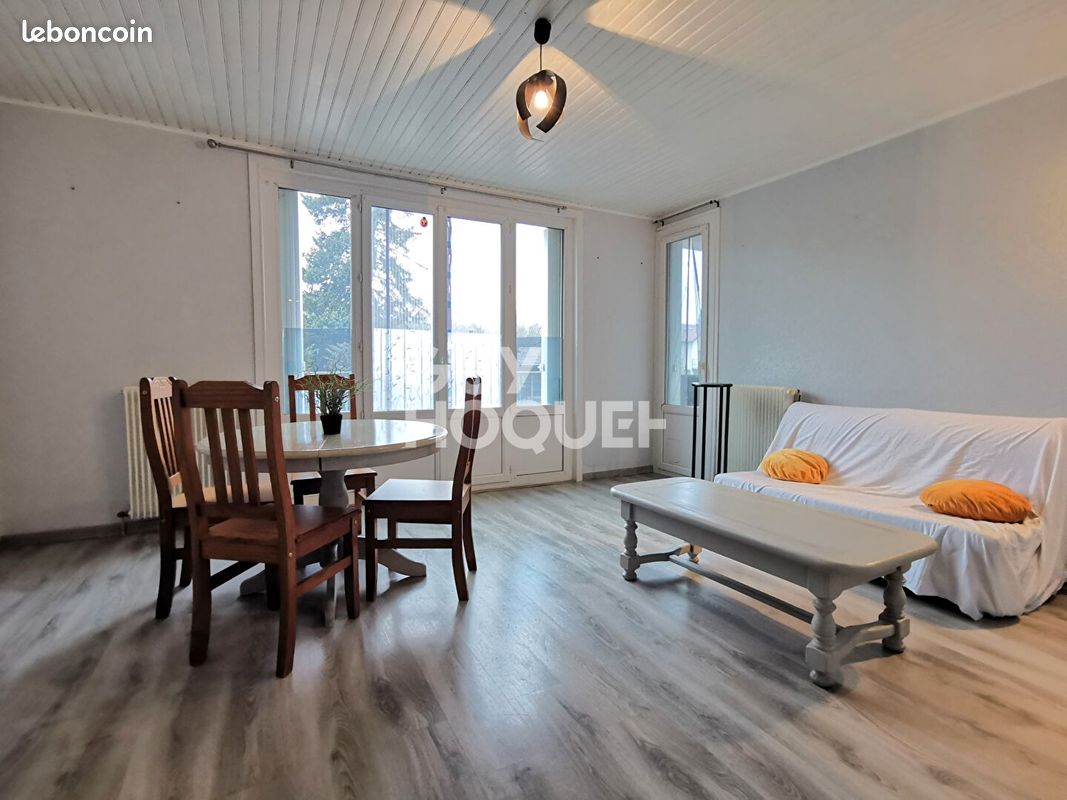 2 chambres Appartement à Pont-de-Chéruy, France No. 110131