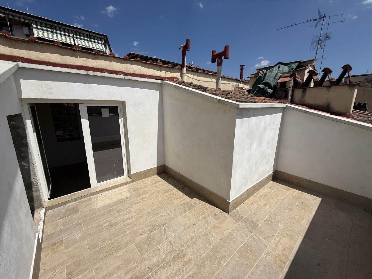 3 bedrooms Apartment in Florence, Italy No. 369179