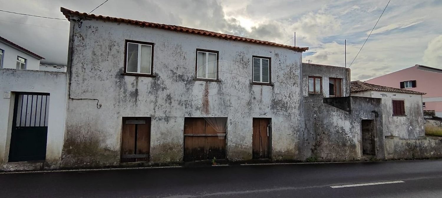 3 bedrooms House in Angra do Heroismo, Portugal No. 33539