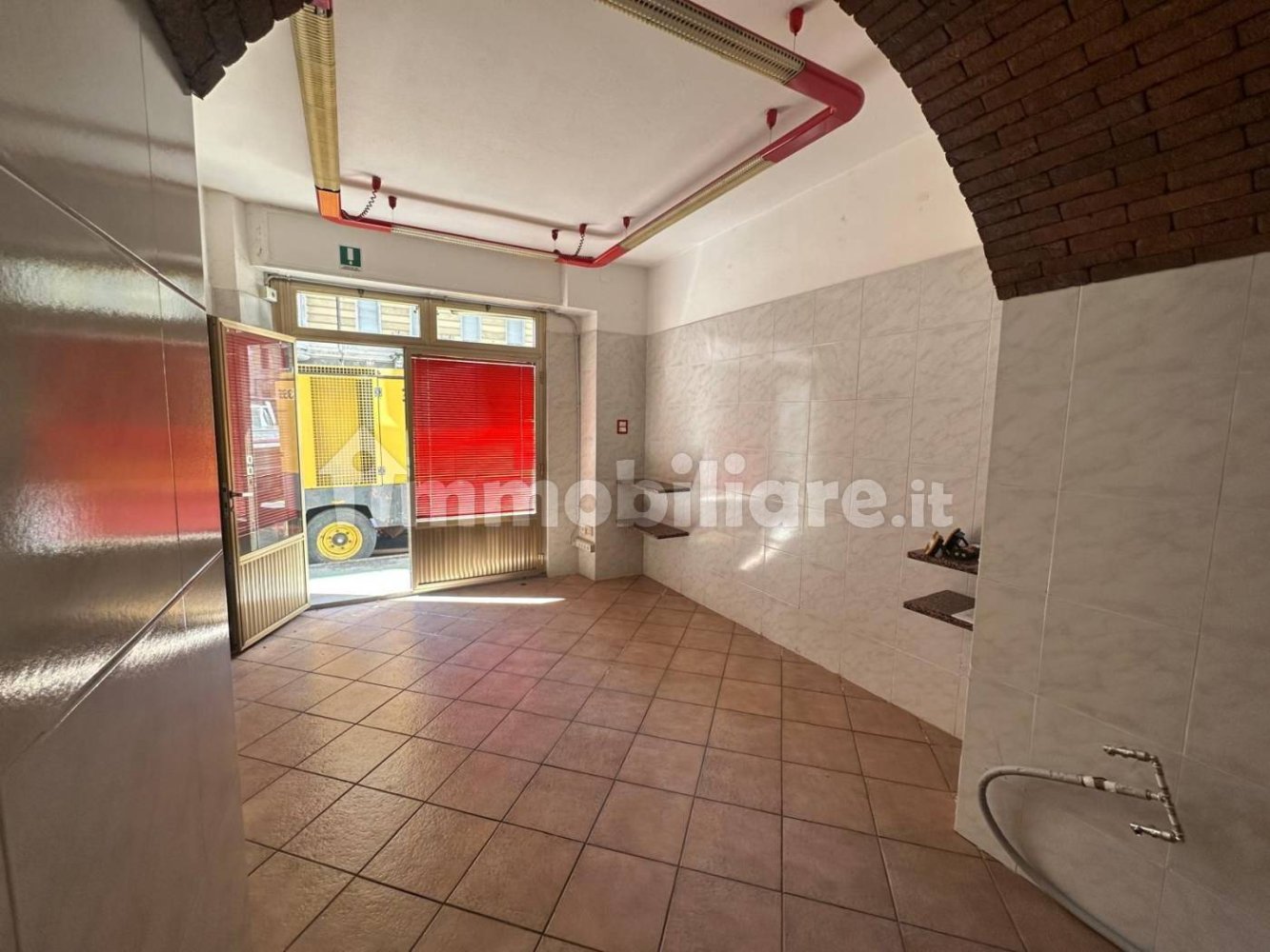 1غرفة عقار تجاري في Trieste, Italy رقم 13624