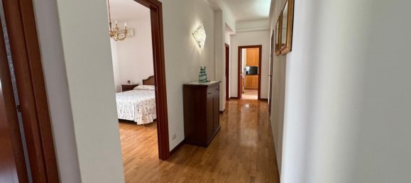 Квартира с 3 комнатами в Таранто, Италия № 283948 2