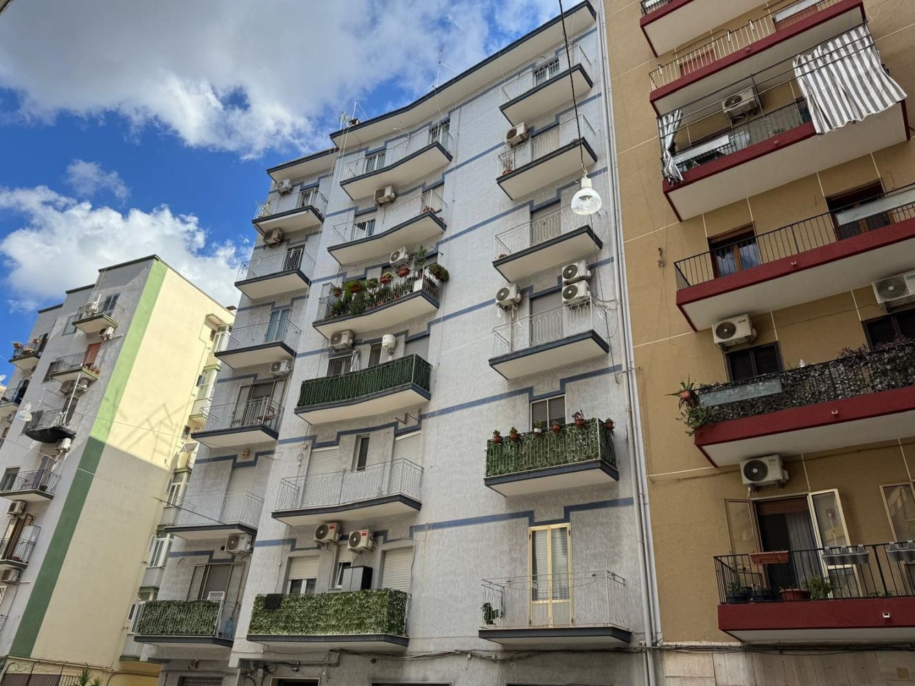 Квартира с 3 комнатами в Таранто, Италия № 283948