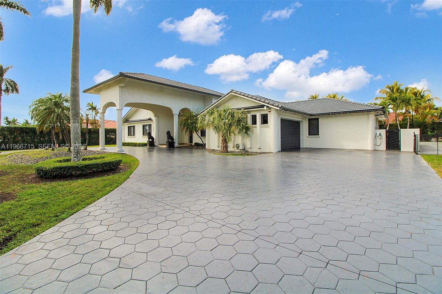 5 dormitorios villa en venta en Miami, Miami-Dade, Florida, USA № 615941