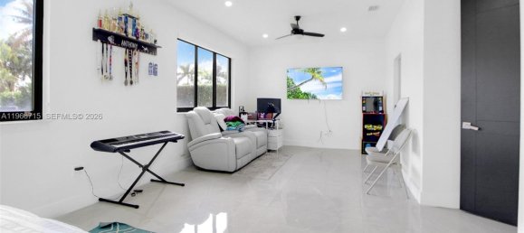 5 dormitorios villa en venta en Miami, Miami-Dade, Florida, USA № 615941 4