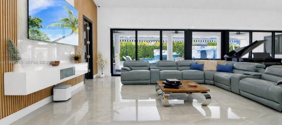 5 dormitorios villa en venta en Miami, Miami-Dade, Florida, USA № 615941 30