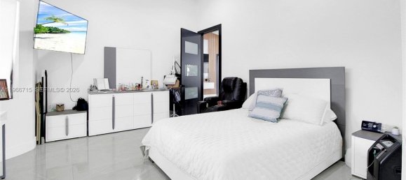 5 dormitorios villa en venta en Miami, Miami-Dade, Florida, USA № 615941 2