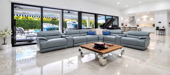 5 dormitorios villa en venta en Miami, Miami-Dade, Florida, USA № 615941 26
