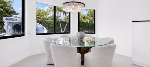 5 dormitorios villa en venta en Miami, Miami-Dade, Florida, USA № 615941 20