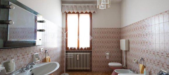 3 bedrooms Villa in Carpi, Italy No. 359920 9
