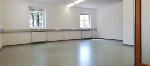 2-salle Bureau à Strasswalchen, Austria No. 51939 4