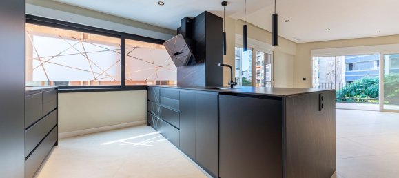 Apartamento de 3 dormitorios en Alicante, Spain No. 154943 9