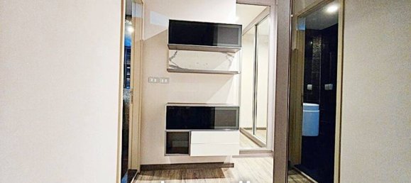 Apartamento com 1 quarto em condomínio em Phra Khanong, Thailand N.º 17588 8
