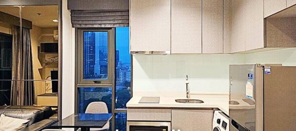 Apartamento com 1 quarto em condomínio em Phra Khanong, Thailand N.º 17588 3