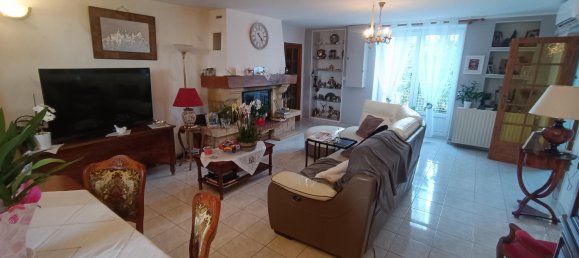 Casa de 5 dormitorios en Chassignolles, France No. 229996 4