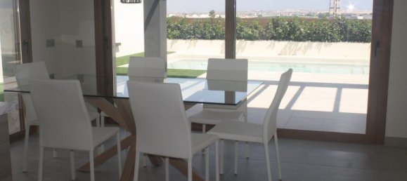 3 bedrooms House in Torrevieja, Spain No. 125682 8