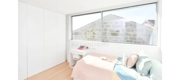 5 bedrooms House in Porto, Portugal No. 106924 3