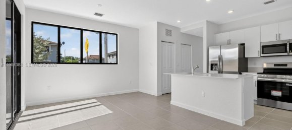 4 chambres duplex à louer à Miami, Miami-Dade, Florida, USA № 615936 13