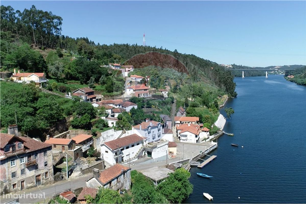 Земельный участок 36825м² в Санта Мария да Фейра, Португалия № 64375