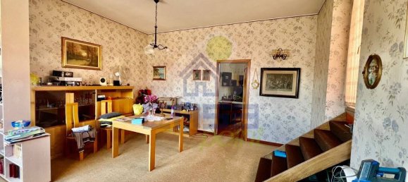 2 bedrooms Apartment in Chignolo Po, Italy No. 282335 2