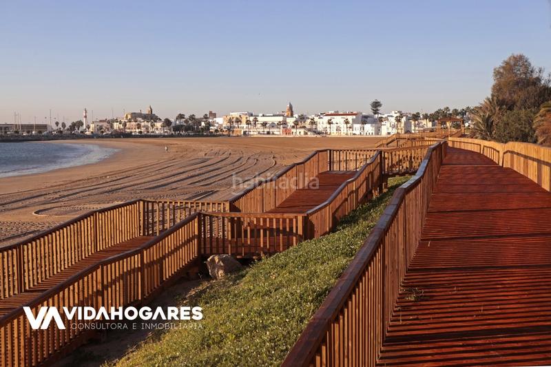 328m² Building in Rota, Spain No. 192693