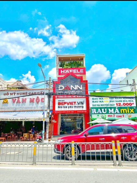 161m² House in District 7, Vietnam No. 7447