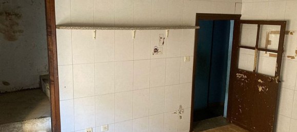 4 bedrooms House in Lumpiaque, Spain No. 67580 2