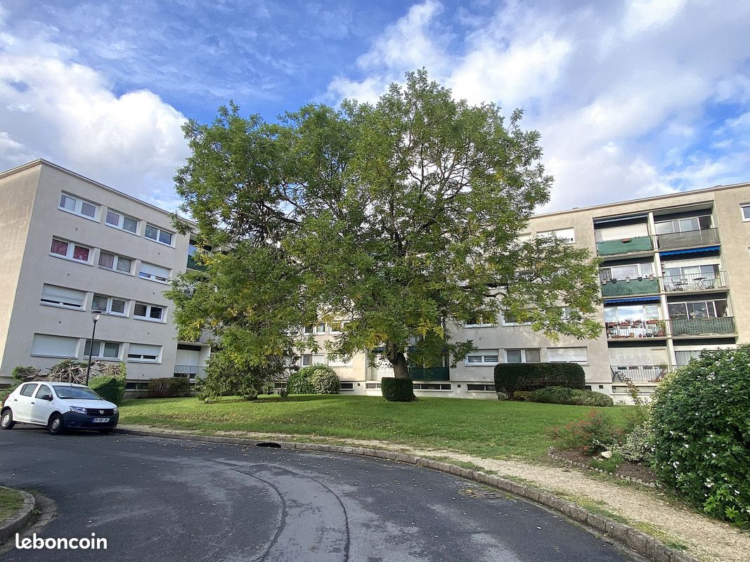 2 bedrooms Apartment in Saint-Jean-de-la-Ruelle, France No. 161148