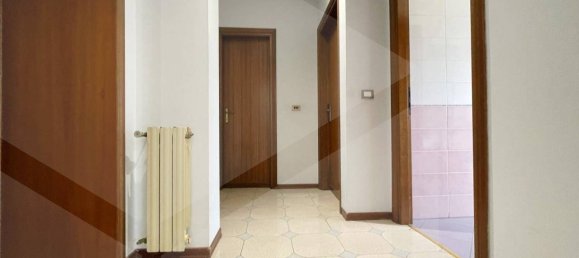 3 rooms Apartment in Rome, Italy No. 31430 59