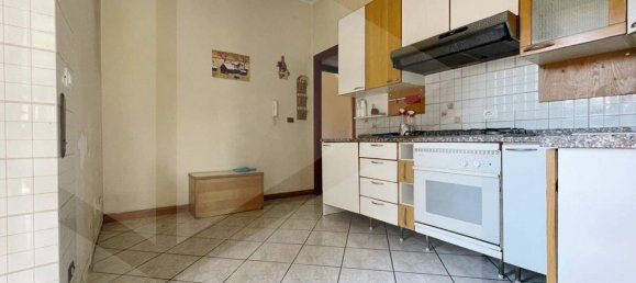 3 rooms Apartment in Rome, Italy No. 31430 41