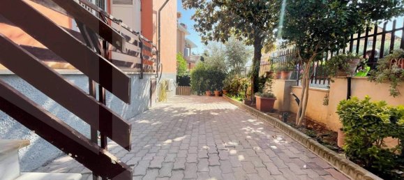3 rooms Apartment in Rome, Italy No. 31430 10