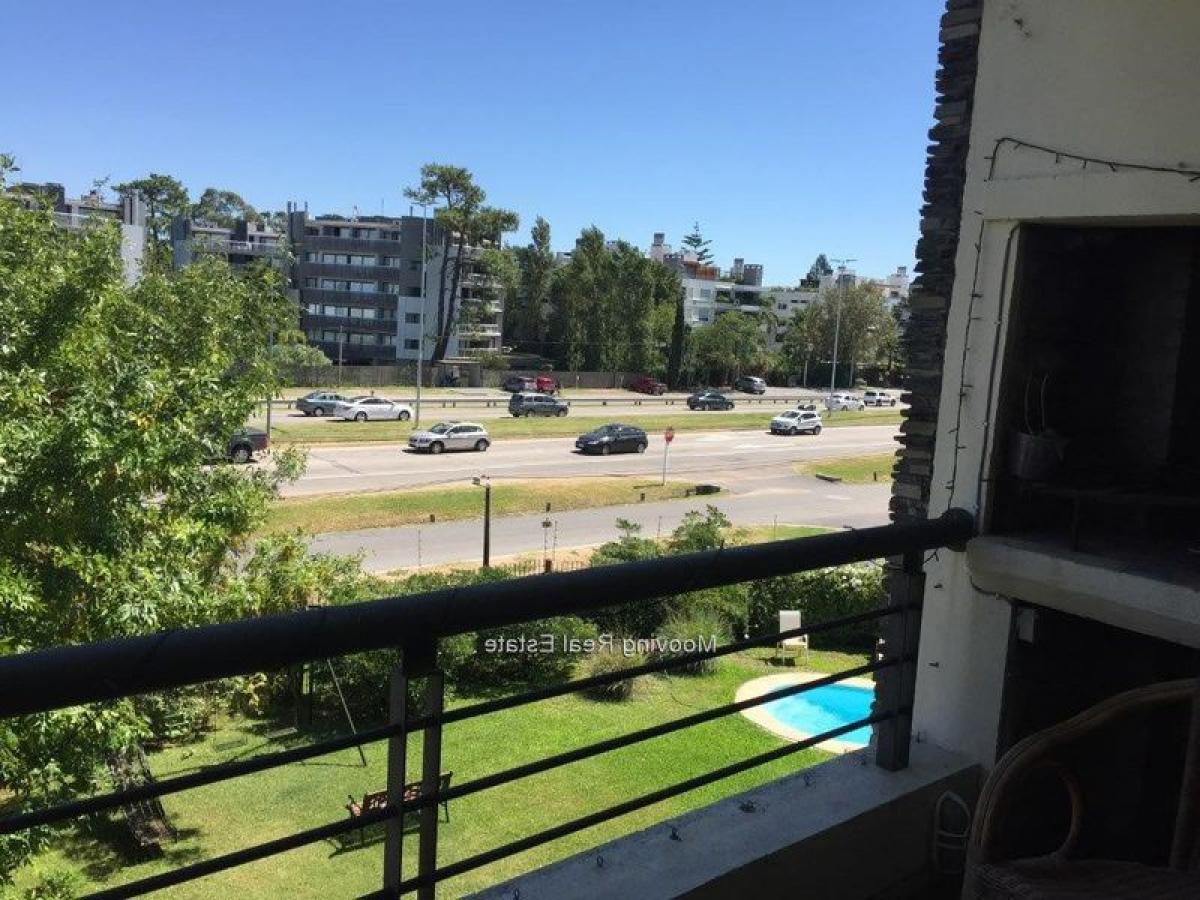 3 bedrooms Apartment in Canelones, Uruguay No. 9865