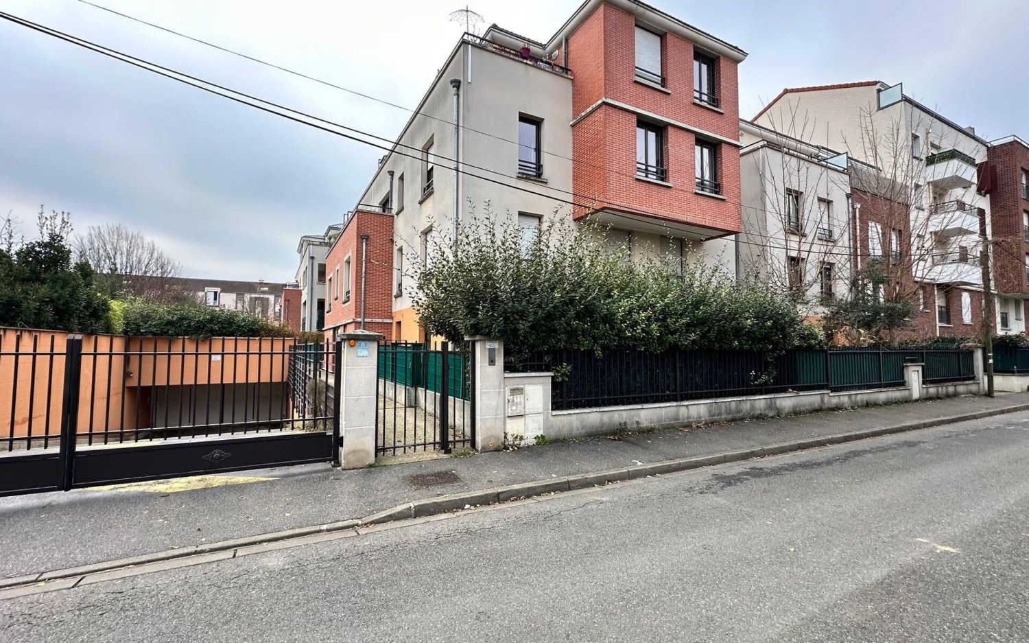 3 chambres Appartement à Neuilly-sur-Marne, France No. 151868