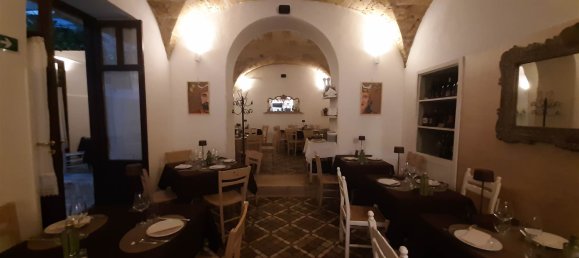 6 rooms Commercial property in Palermo, Italy No. 275528 10