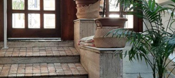 6 rooms Commercial property in Palermo, Italy No. 275528 3