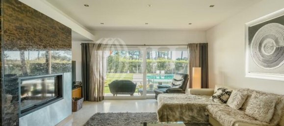 4 bedrooms Villa in Almada, Portugal No. 112242 2