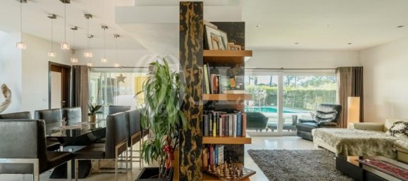 4 bedrooms Villa in Almada, Portugal No. 112242 3