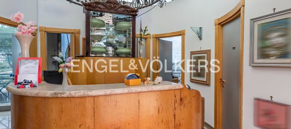 10 rooms Building in Rome, Italy No. 379241 16