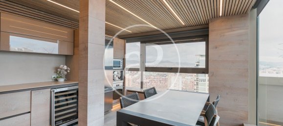 3 bedrooms Penthouse in Sant Marti, Spain No. 24670 4