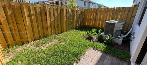3 dormitorios dúplex en venta en Miami, Miami-Dade, Florida, USA № 614654 3