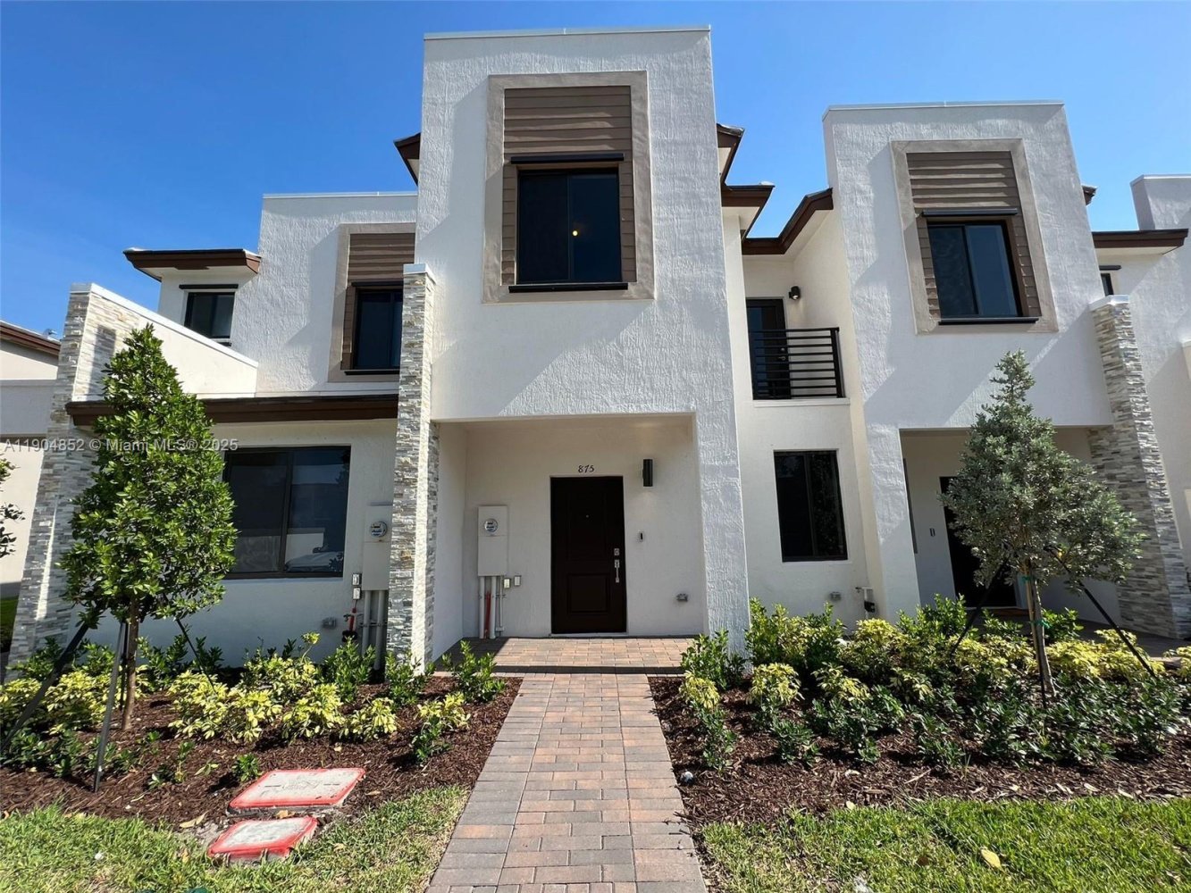 3 dormitorios dúplex en venta en Miami, Miami-Dade, Florida, USA № 614654