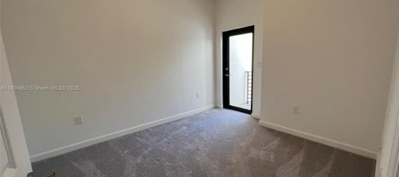 3 dormitorios dúplex en venta en Miami, Miami-Dade, Florida, USA № 614654 11
